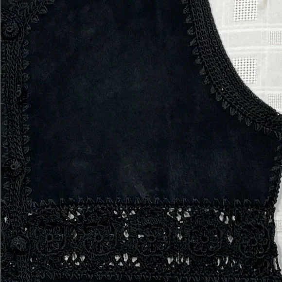 Fred Thomas Black Suede & Crochet Vest Women’s Size Small - Picture 4 of 11